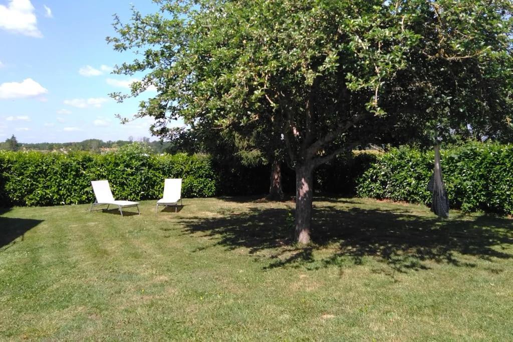 Grande Maison De Plain Pied Avec Jardin Arbore. Champignelles Exterior foto
