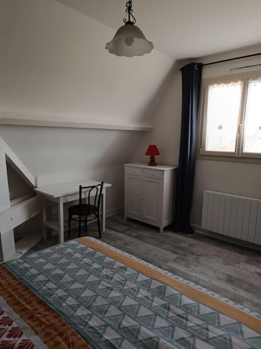 Grande Maison De Plain Pied Avec Jardin Arbore. Champignelles Exterior foto